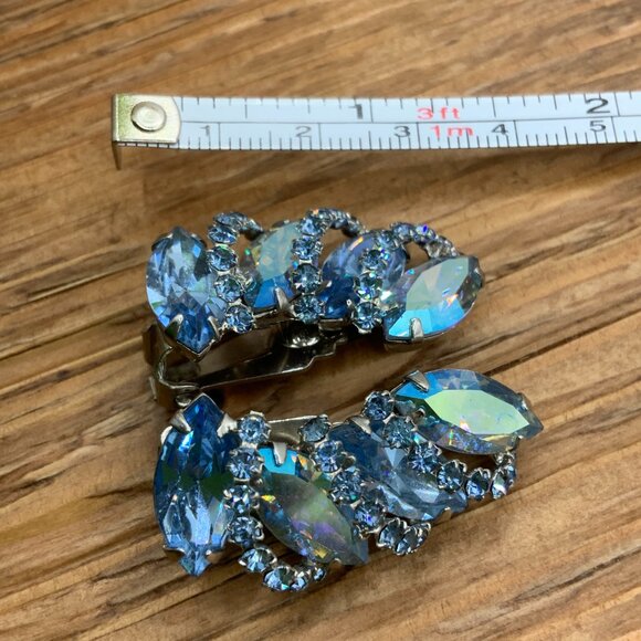 Weiss Inspired Vintage AB Leaf Aqua Blue Rhinestone Silver Tone Clip Earrings - Picture 8 of 8